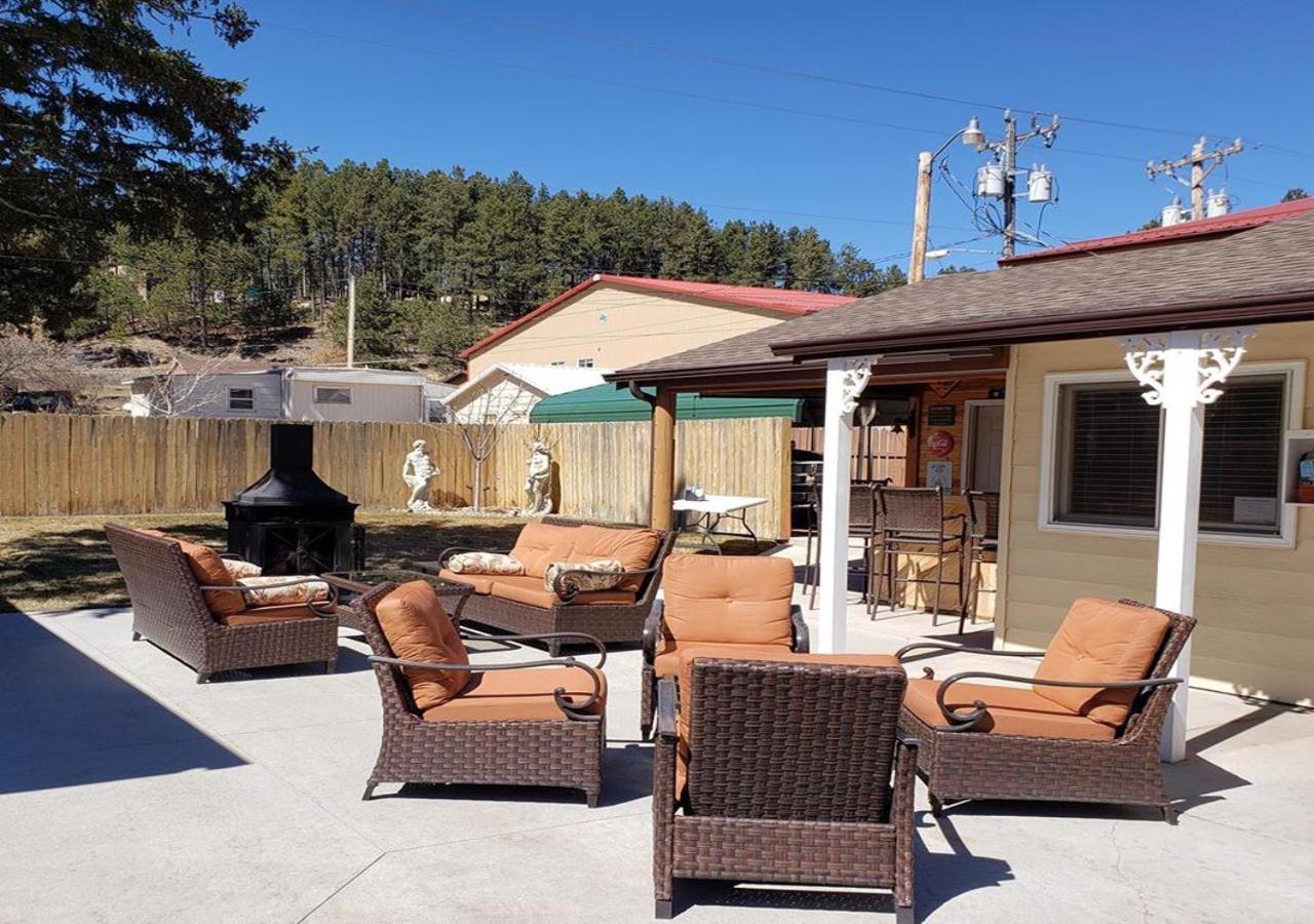 Harney Peak Inn Hill City Exterior photo